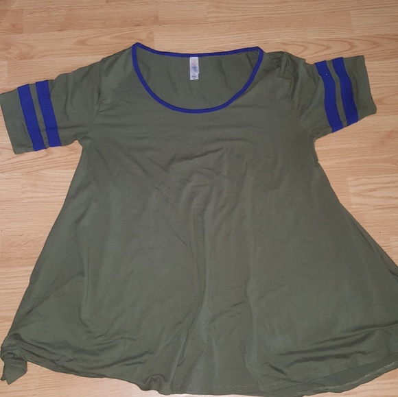 Lularoe short sleeve shirt Clearance
